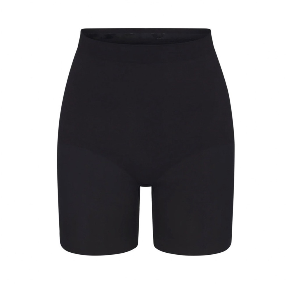 SKIMS SCULPTING SHORT MID THIGH NWOT